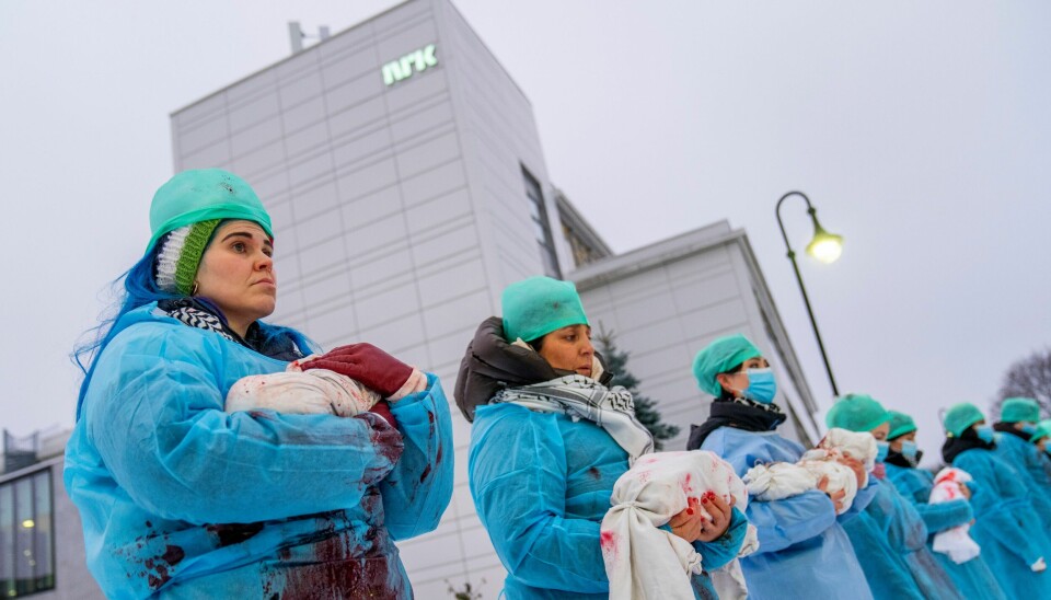 VIL UTESTENGE ISRAEL: Slik så det ut da Aksjonsgruppa for Palestina demonstrerte utenfor NRK sine lokaler på Marienlyst i Oslo i januar. Demonstrantene krever at NRK råder EBU til å utestenge Israel fra Eurovision 2024. De siste ukene har det vært flere demonstrasjoner utenfor NRK i forbindelse med Melodi Grand Prix. Demonstrantene krever at NRK råder EBU til å utestenge Israel fra Eurovision 2024. Foto: Fredrik Varfjell / NTB