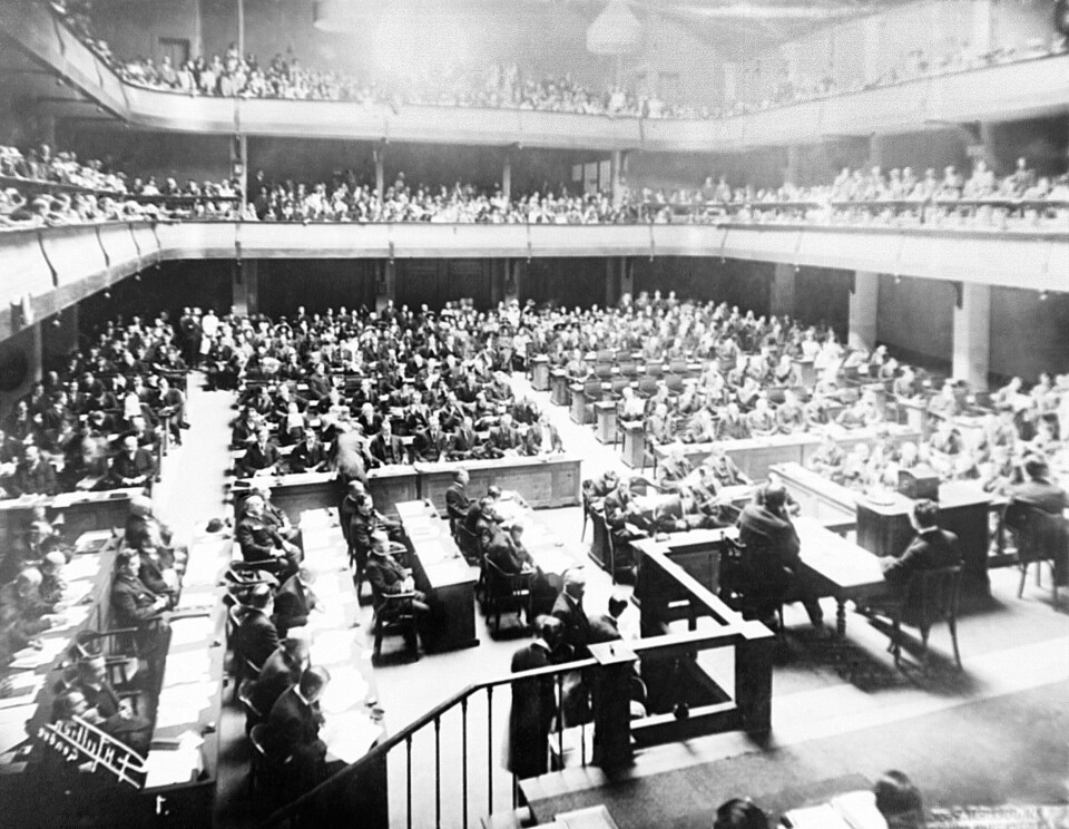 Folkeforbundet vedtok i 1922 å gi mandatet for Palestina til Storbritannia. Balfour-erklæringen ble tatt inn i teksten for mandatet. Bildet viser Folkeforbundets møte i september 1923. Foto: AP Photo/NTB scanpix