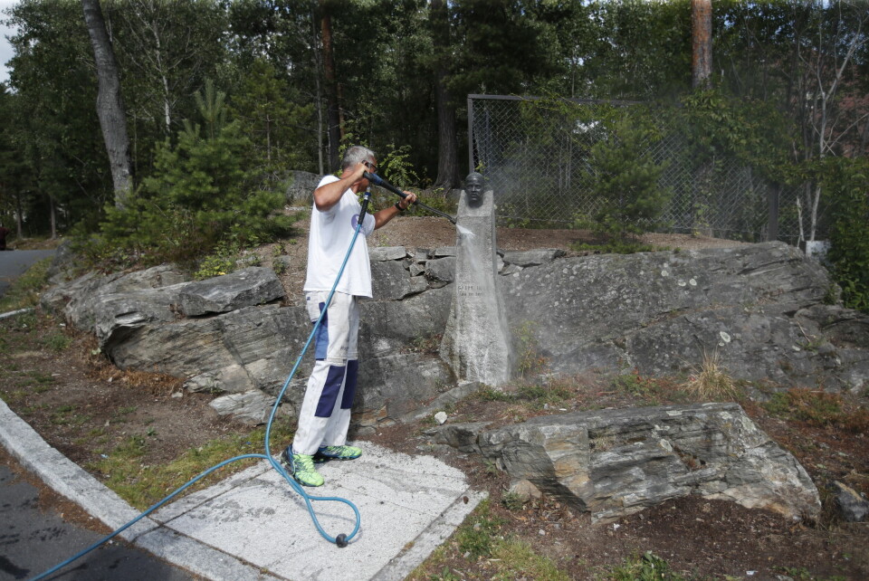 Naboene i området tok raskt grep og fikk fjernet taggingen. Naboene i området tok raskt grep og fikk fjernet taggingen. Foto: Beate Oma Dahle / NTB