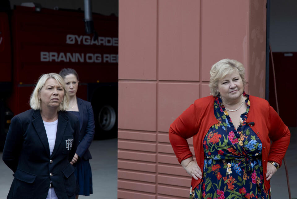 SIER NEI: Regjeringen, her ved statsminister Erna Solberg og justisminister Monica Mæland, sier at døren til Norge er stengt for sivile afghanere som har jobbet for Forsvaret i landet. Statsminister Erna Solberg og justis- og beredskapsminister Monica Mæland fikk lørdag en orientering om arbeidet med brannen på Sotra. Foto: Paul S. Amundsen / NTB