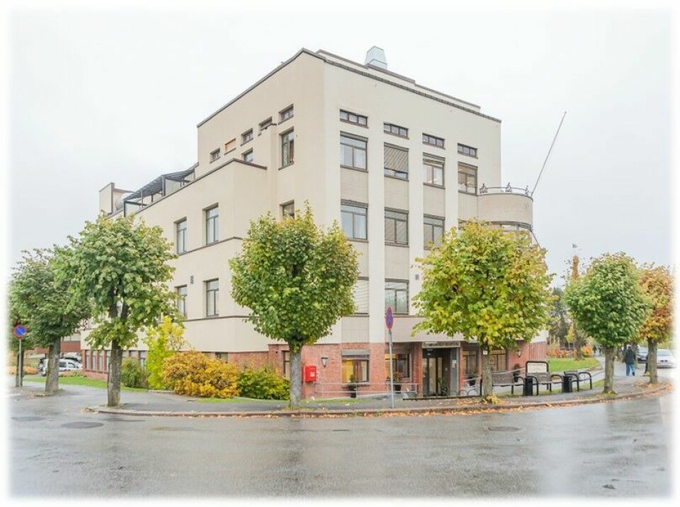 FALLER UTENFOR: Betanien Hospital i Skien ble stiftet av Metodistkirken i 1936. Den gang hadde ikke byen i Telemark noe eget sykehus. Betanien Hospital i Skien