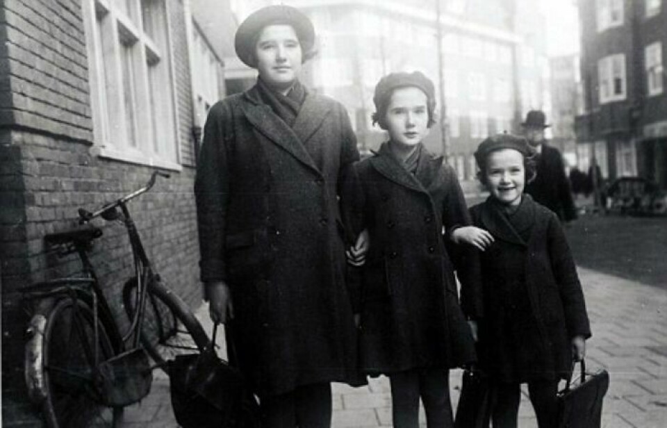 SØSTRE: Alfred og Margrethe Wieners døtre, Mirjam, Eva og Ruth. Her er de i Amsterdam i 1940. De lekte, gikk i synagoge og skole sammen med søstrene Anne og Margot Frank.