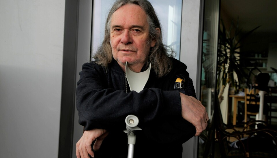 – Dagens unge vil nok ha vanskeligheter med å lese meg, sier Ingvar Ambjørnsen, og referer til unges Bibelkunnskap.