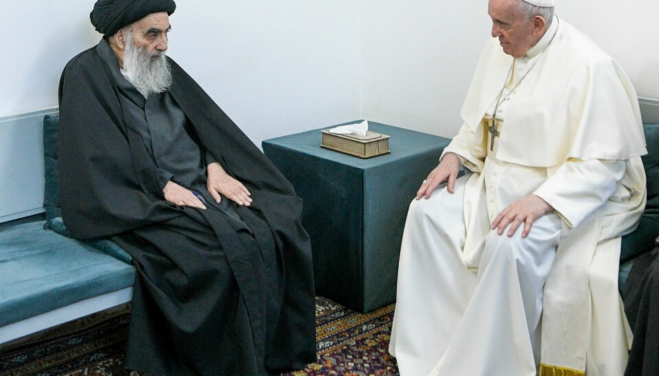 Pave Frans (84) besøkte lørdag sjiamuslimenes øverste leder i Irak, ayatolla Ali al-Sistani (90) i Najaf. Foto: AP / NTB