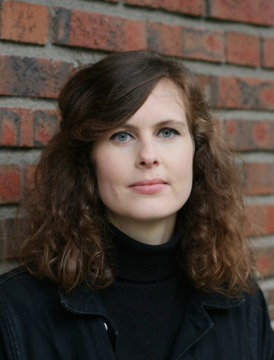 HVA ER LYKKE? Filosof Hilde Vinje bokdebuterer med «Én svale gjør ingen sommer. Filosofi om lykke». Framstillinga er forbilledlig enkel, men Vinje kunne med fordelt vært en mer selvsikker stemme i boka, skriver anmelder Åste Dokka.