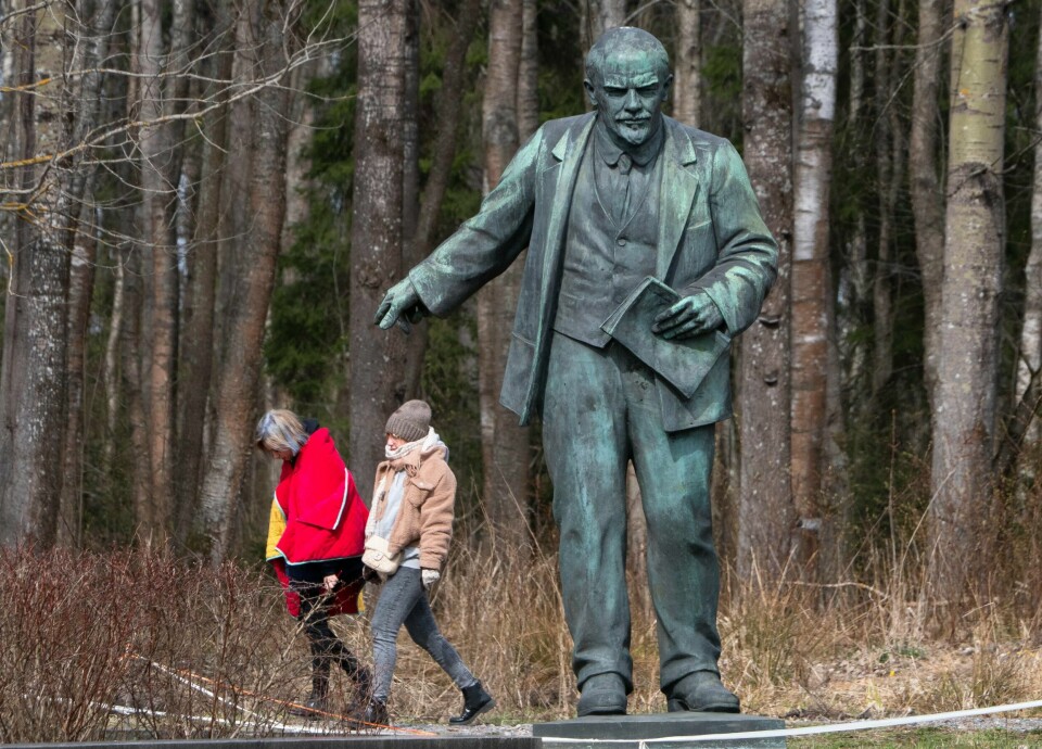 Denne statuen av Lenin befinner seg utenfor St. Petersburg i Russland.