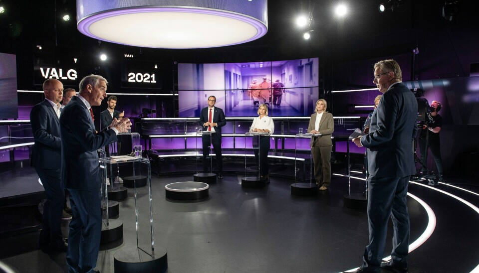 VERDIENE UTENFOR: I TV-oppgjør mellom partitopper - som her hos TV2 - dominerer gjerne harde politiske tema. Vårt Land har sjekket partienes verdimeny - saker også kan vippe velgere. Bergen 20210831. Partilederdebatt på TV2. Fra venstre ses Jonas Gahr Støre, Arbeiderpartiet, Trygve Slagsvold Vedum, Sp, Kjell Ingolf Ropstad, KrF, Guri Melby, V, Sylvi Listhaug, Frp, og debattleder Arill RiiseFoto: Marit Hommedal / NTB