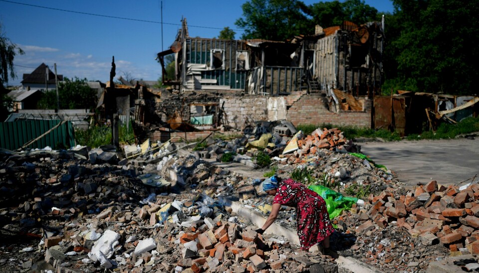 Russlands krig mot Ukraina har ført til en av de største flyktningkrisene i verden, fastslår UNCHR. Nærmere 5 millioner ukrainere har flyktet til andre land i Europa. Her fra krigens ødeleggelser i Gorenka i utkanten av Kyiv Russlands krig mot Ukraina har ført til en av de største flyktningkrisene i verden, fastslår UNCHR. Nærmere 5 millioner ukrainere har flyktet til andre land i Europa. Her fra krigens ødeleggelser i Gorenka i utkanten av Kyiv (Foto: Natacha Pisarenko / AP / NTB