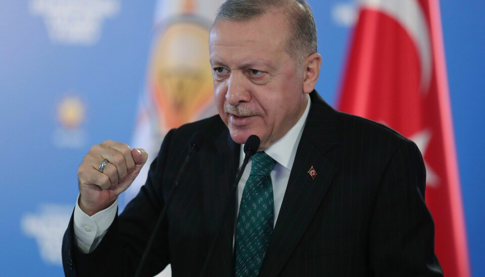 MAKT: Tyrkias president Recep Tayyip Erdogan seier at dei vil slå hardt ned på studentdemonstrasjonane, og han samanliknar studentane med terroristar. Foto: AP / NTB