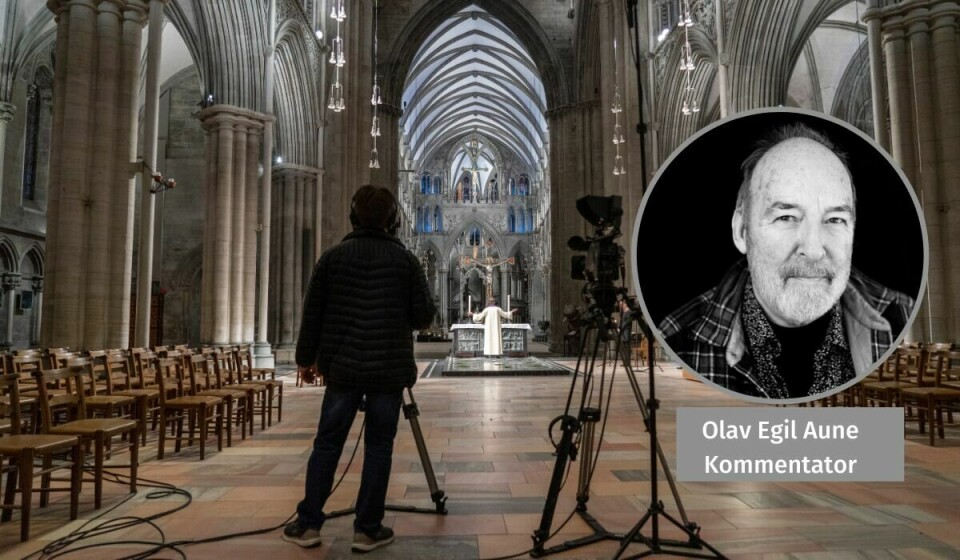 I et år har fått gudstjenesten hjem til frokostegget via skjerm, skriver Olav Egil Aune. Bildet er av Andreas Hilmo Grandy-Teig, sogneprest i Nidaros domkirke, forrige påske. Trondheim 20200405. Andreas Hilmo Grandy-Teig, sogneprest i Nidaros domkirke med gudstjenesten i Nidarosdommen palmesøndag. Den ble streamet og tv-overført i tom kirke av hensyn til faren for smittespredning av koronaviruset. Foto: Gorm Kallestad / NTB