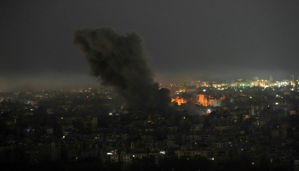 LIBANON: Israel gjennomførte nye luftangrep mot Dahieh i Beirut natt til lørdag. Foto: Bilal Hussein / AP / NTB