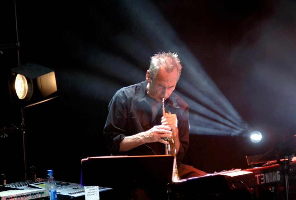 Den amerikanske trompetisten Jon Hassell er et av de viktigste navnene i musikken de siste 50 årene, mener vår anmelder. Her er Hassell under jazzfestivalen i Molde i 2006.