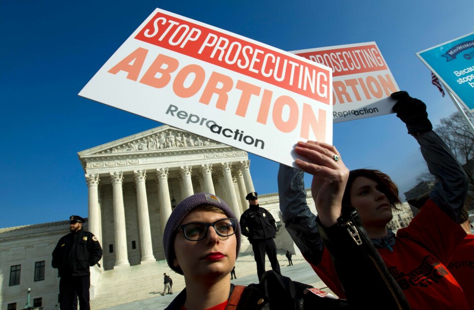 Abortforkjempere demonstrerer utenfor Høyesterett i USA. Foto: Jose Luis Magana / AP / NTB scanpix