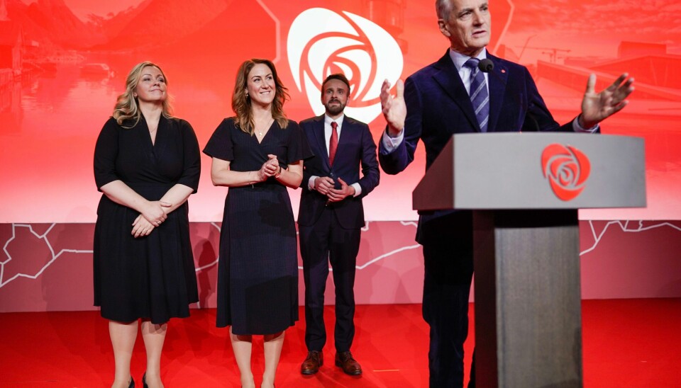 F.v.: Partisekretær Kjersti Stenseng og nestlederne Tonje Brenna og Jan Christian Vestre, og gjenvalgt partileder Jonas Gahr Støre under Arbeiderpartiets landsmøte i Oslo Kongressenter fredag. Foto: Heiko Junge / NTB F.v.: Partisekretær Kjersti Stenseng og nestlederne Tonje Brenna og Jan Christian Vestre, og gjenvalgt partileder Jonas Gahr Støre under Arbeiderpartiets landsmøte i Oslo Kongressenter fredag. Foto: Heiko Junge / NTB