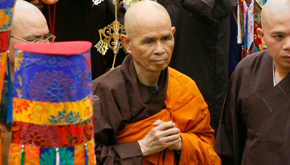 Den innflytelsesrike zenbuddhistiske munken Thich Nhat Hanh, her under en seremoni Ho Chi Minh-byen i 2007, er død, 95 år gammel. Foto: AP / NTB Den innflytelsesrike zenbuddhistiske munken Thich Nhat Hanh, her under en seremoni Ho Chi Minh-byen i 2007, er død, 95 år gammel. Foto: AP / NTB
