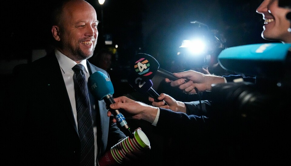 Finansminister Trygve Slagsvold Vedum (Sp) møtte pressen utenfor sin leilighet i Oslo før fremleggelsen av statsbudsjettet for 2025. Foto: Fredrik Varfjell / NTB Finansminister Trygve Slagsvold Vedum (Sp) møtte pressen utenfor sin leilighet i Oslo før fremleggelsen av statsbudsjettet for 2025. Foto: Fredrik Varfjell / NTB