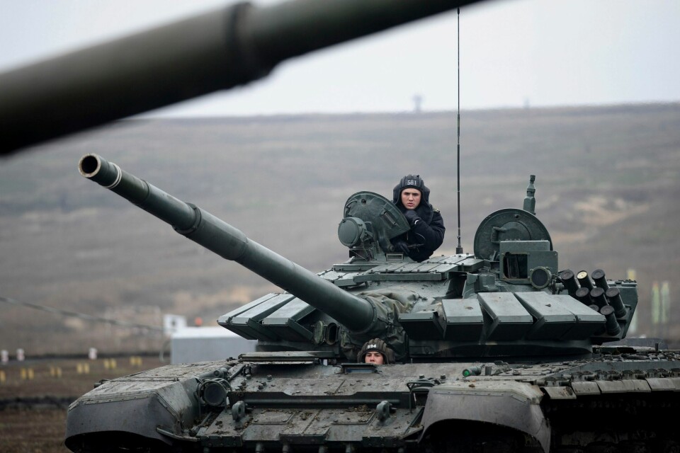 KRAV: Russland krever garanti for at Nato ikke rykker lenger østover, mens en slik garanti nekter forsvarsalliansen å gi. Dette bildet er fra en russisk militærøvelse i Rostov-området sør i Russland. Russland