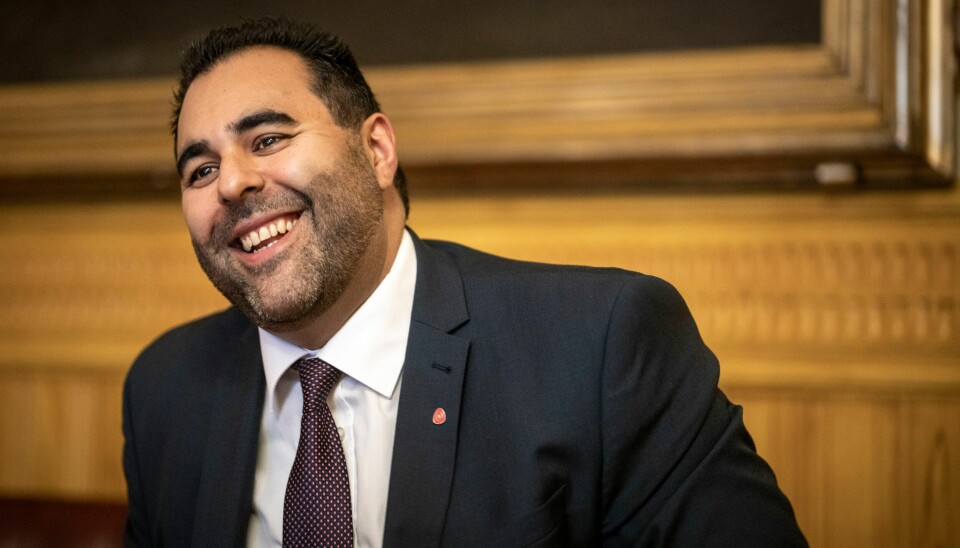 Masud Gharahkhani (Ap) ble valgt som ny stortingspresident da Eva Kristin Hansen (Ap) trakk seg i november i fjor. Foto: Ole Berg-Rusten / NTB Stortingspresident Masud Gharahkhani (Ap) tar imot fredsprisvinnerne på Stortinget lørdag. Foto: Ole Berg-Rusten / NTB