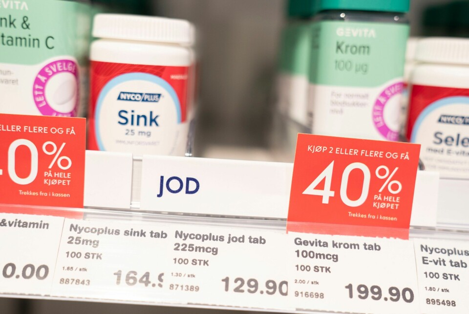 Kosttilskudd med jod er også utsolgt på Boots Bekkestua, Kosttilskuddet inneholder 225 mikrogram jod, mens Jodix inneholder 130.000 mikrogram jod. Kosttilskudd med jod er også utsolgt på Boots Bekkestua, Kosttilskuddet inneholder 225 mikrogram jod, mens Jodix inneholder 130.000 mikrogram jod.Foto: Torstein Boee / NTB
