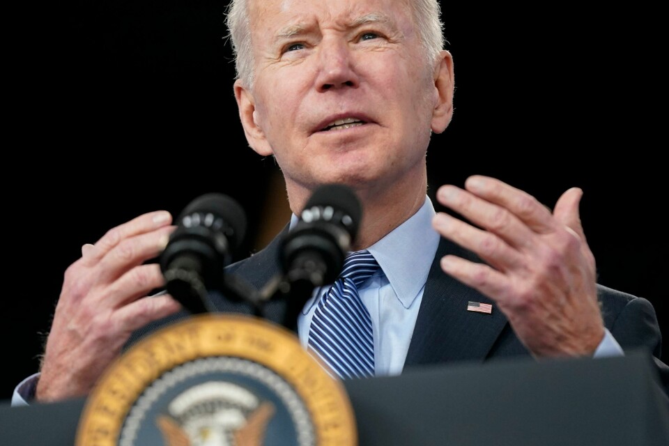 USAs president Joe Biden vil torsdag kunngjøre at 1 million fat olje fra landets oljereserver skal frigis hver dag i 180 dager, bekrefter Det hvite hus. Arkivfoto; Patrick Semanskyj / AP / NTB USAs president Joe Biden vil torsdag kunngjøre at 1 million fat olje fra landets oljereserver skal frigis hver dag i 180 dager, bekrefter Det hvite hus. Arkivfoto; Patrick Semanskyj / AP / NTB