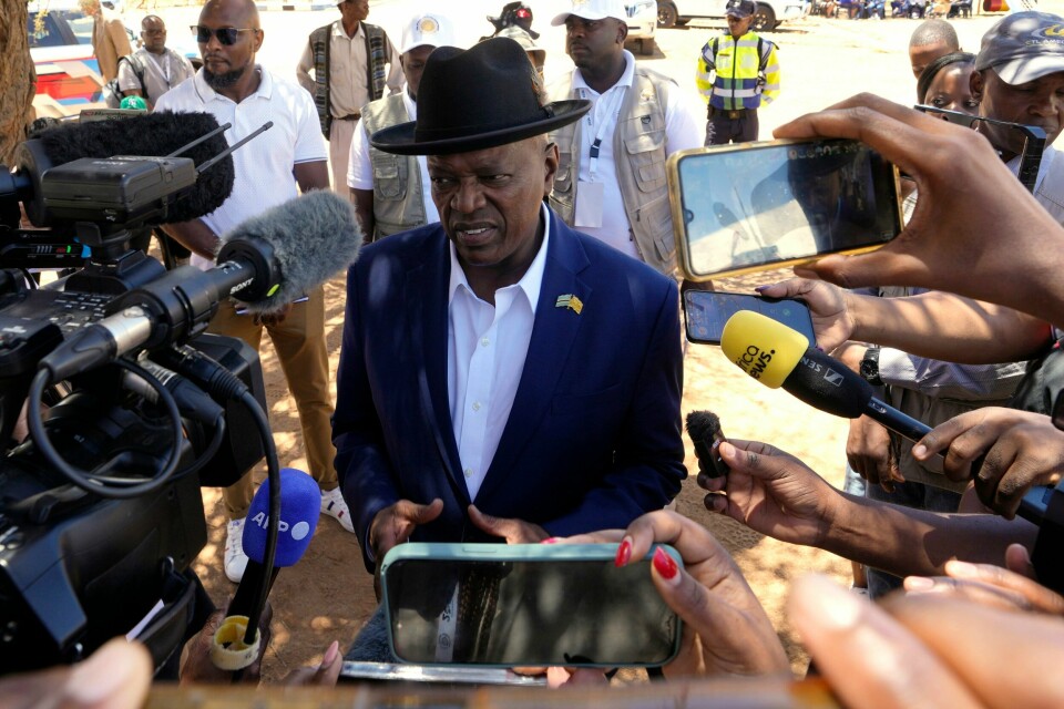 Botswanas president Mokgweetsi Masisi etter at han avga stemme på en skole i landsbyen Moshupa onsdag. Masisi erkjenner nå nederlag i valget og sier at han vil gå av. Foto: Themba Hadebe / AP / NTB Botswanas president Mokgweetsi Masisi etter at han avga stemme på en skole i landsbyen Moshupa onsdag. Masisi erkjenner nå nederlag i valget og sier at han vil gå av. Foto: Themba Hadebe / AP / NTB
