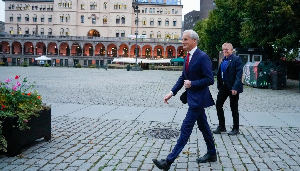 Partileder Jonas Gahr Støre på Youngstorget før valgvaken på Folkets hus i Oslo. Han sier han stiller som statsministerkandidat om to år uansett resultat. Foto: Terje Pedersen / NTB Partileder Jonas Gahr Støre på Youngstorget før valgvaken på Folkets hus i Oslo. Han sier han stiller som statsministerkandidat om to år uansett resultat. Foto: Terje Pedersen / NTB