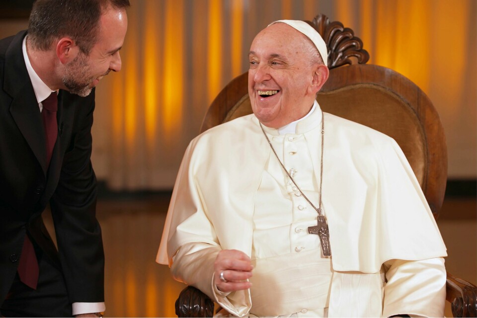 Argentineren Jorge Mario Bergoglio ble Latin-Amerikas første pave og har nå fortalt sin historie til den italienske journalisten Fabio Marchese Ragona. Det har resultert i en selvbiografi. Foto: MPO / AP / NTB Argentineren Jorge Mario Bergoglio ble Latin-Amerikas første pave og har nå fortalt sin historie til den italienske journalisten Fabio Marchese Ragona. Det har resultert i en selvbiografi. Foto: MPO / AP / NTB
