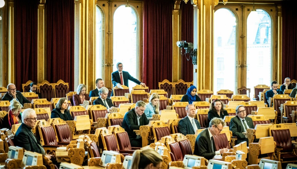 MISTET TILLIT: Nordmenn stoler mindre på våre folkevalgte enn før, viser årets tillitsbarometer. Her er representanter i stortingssalen under spørretimen på Stortinget. Nordmenn stoler mindre på våre folkevalgte enn før, viser årets tillitsbarometer. Her er representanter i stortingssalen under spørretimen på Stortinget. Illustrasjonsfoto: Ole Berg-Rusten / NTB