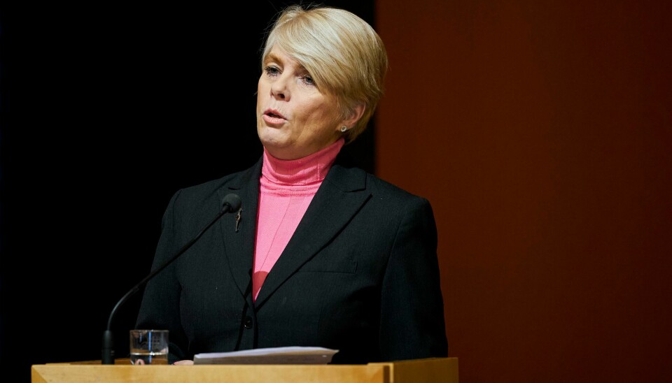 UTSETTER:– Situasjonen er nå så usikker at vi mener dette er den beste løsningen, sier Kirkerådets leder Kristin Gunleiksrud Raaum om beslutningen om å utsette Kirkemøtet til høsten. Foto: Ole Martin Wold / NTB
