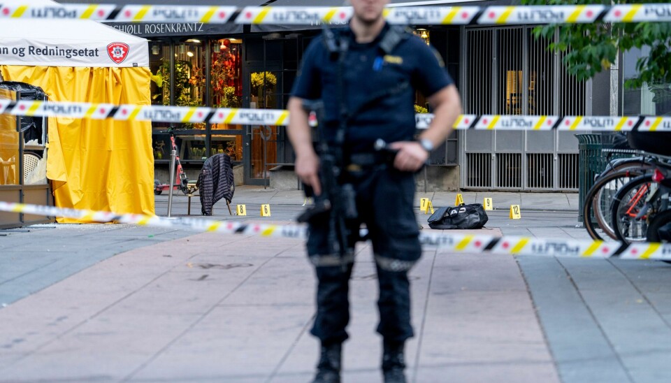 OSLO: To personer ble drept og 21 personer skadd da en mann løsnet skudd mot utesteder i 1.15-tiden på utsiden av London pub i sentrum av Oslo. To personer ble drept og 21 personer skadd da en mann løsnet skudd mot utesteder i 1.15-tiden på utsiden av London pub i sentrum av Oslo lørdag. Foto: Javad Parsa / NTB