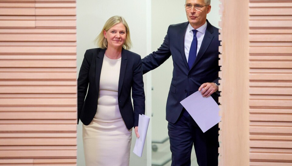 BRUSSEL: Sveriges statsminister Magdalena Andersson ble tatt imot av Nato-sjef Jens Stoltenberg i Brussel mandag, dagen før alliansens toppmøte innledes. Sveriges statsminister Magdalena Andersson ble tatt imot av Nato-sjef Jens Stoltenberg i Brussel mandag, dagen før alliansens toppmøte innledes. Foto: Olivier Matthys / AP / NTB