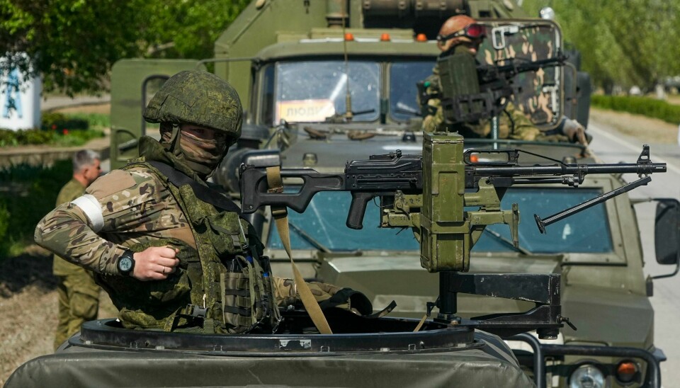 UTGJØR EN TRUSSEL: Hele 28,9 prosent av de spurte sier at trusselen fra Russland er «stor eller «svært stor». Her ser vil russiske soldater ved atomkraftverket i Zaporizjzja i Ukraina. Hele 28,9 prosent av de spurte sier at trusselen fra Russland er «stor eller «svært stor». Her ser vil russiske soldater ved atomkraftverket i Zaporizjzja i Ukraina. Foto: Aleksander Zemlianitsjenko AP/NTB