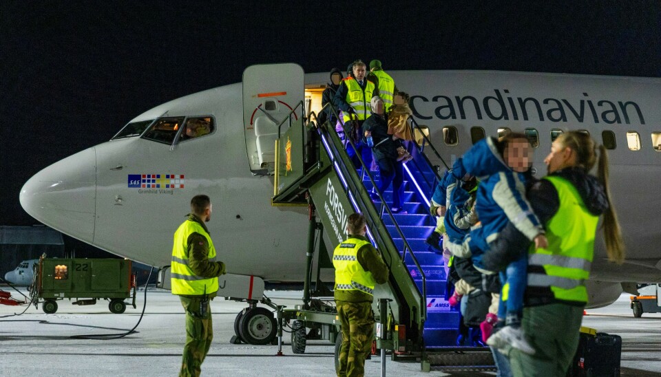 De syriske passasjerene går av flyet på Gardermoen. Foto: Fabian Helmersen / Forsvaret / NTB De syriske passasjerene går av flyet på Gardermoen. Foto: Fabian Helmersen / Forsvaret / NTB