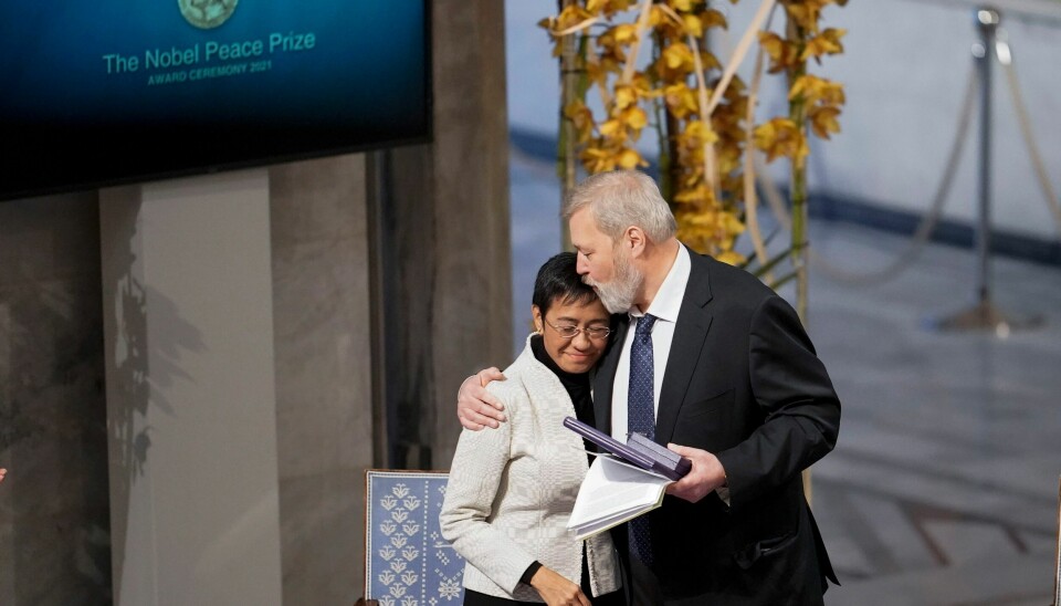 Journalistene Maria Ressa og Dmitrij Muratov mottok fredag Nobels fredspris 2021 for sin innsats for ytringsfrihet. Foto: Cornelius Poppe / NTB Journalistene Maria Ressa og Dmitrij Muratov mottok fredag Nobels fredspris 2021 for sin innsats for ytringsfrihet. Foto: Cornelius Poppe / NTB
