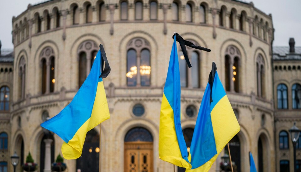 Ettårsdagen for invasjonen av Ukraina markeres over hele Norge fredag. Hovedmarkeringen finner sted utenfor Stortinget klokken 17 før det blir fakkeltog gjennom Oslos gater. Foto: Terje Pedersen / NTB Foto: Terje Pedersen / NTB