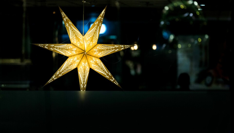 Mor administrerer jula, mens far «hjelper til». Forberedelsene til jul er likestillingens julemysterie. Likestillingens julemysterie