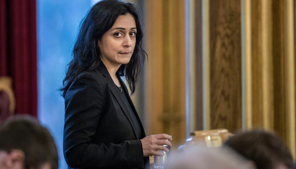 VENDING: Arbeiderpartiets nestleder Hadia Tajik har endret syn i abortsaken. Arbeiderpartiets nestleder Hadia Tajik har endret syn i abortsaken. Her er hun i stortingssalen. Foto: Ole Berg-Rusten / NTB