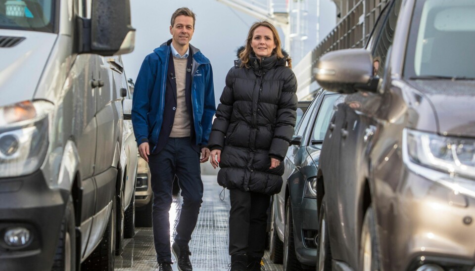Samferdselsminister Knut Arild Hareide og distrikts- og digitaliseringsminister Linda Hofstad Helleland besøker Møre og Romsdal der det har vært protester mot økte ferjepriser. Hollingsholmen ferjekai. Foto: Ole Berg-Rusten / NTB scanpix