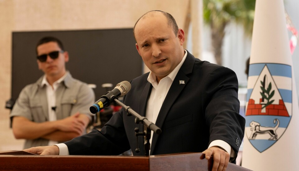 VOLDSBØLGE: Israels statsminister Naftali Bennett gir landets sikkerhetsstyrker fritt spillerom i håndteringen av en voldsbølge. De skjer etter at to menn ble drept i Tel Aviv torsdag. Foto: Maya Alleruzzo / AP /NTB Israels statsminister Naftali Bennett gir landets sikkerhetsstyrker fritt spillerom i håndteringen av en voldsbølge. De skjer etter at to menn ble drept i Tel Aviv torsdag. Foto: Maya Alleruzzo / AP /NTB
