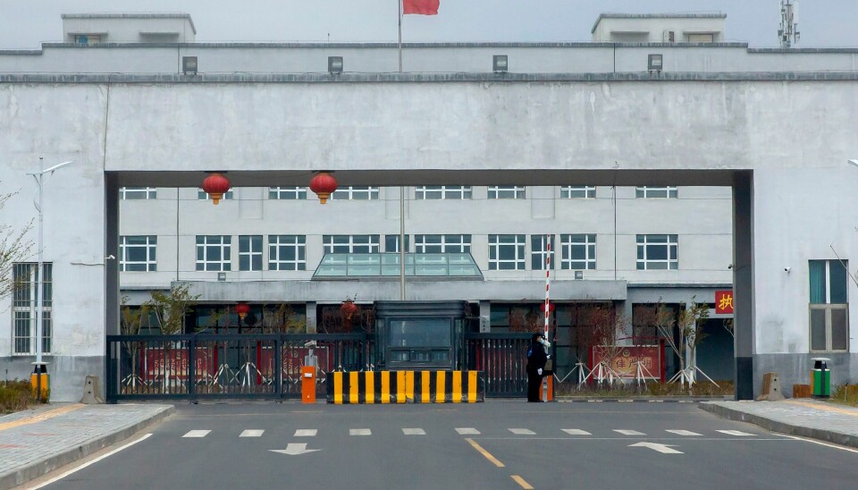 Urumqis 3. anholdelsessenter, et av mange sentre der Kina holder uigurer i Xinjiang-provinsen. Her skal det være opptil 10.000 fanger. Foto: Mark Schiefelbein / AP / NTB Urumqis 3. anholdelsessenter, et av mange sentre der Kina holder uigurer i Xinjiang-provinsen. Her skal det være opptil 10.000 fanger. Foto: Mark Schiefelbein / AP / NTB