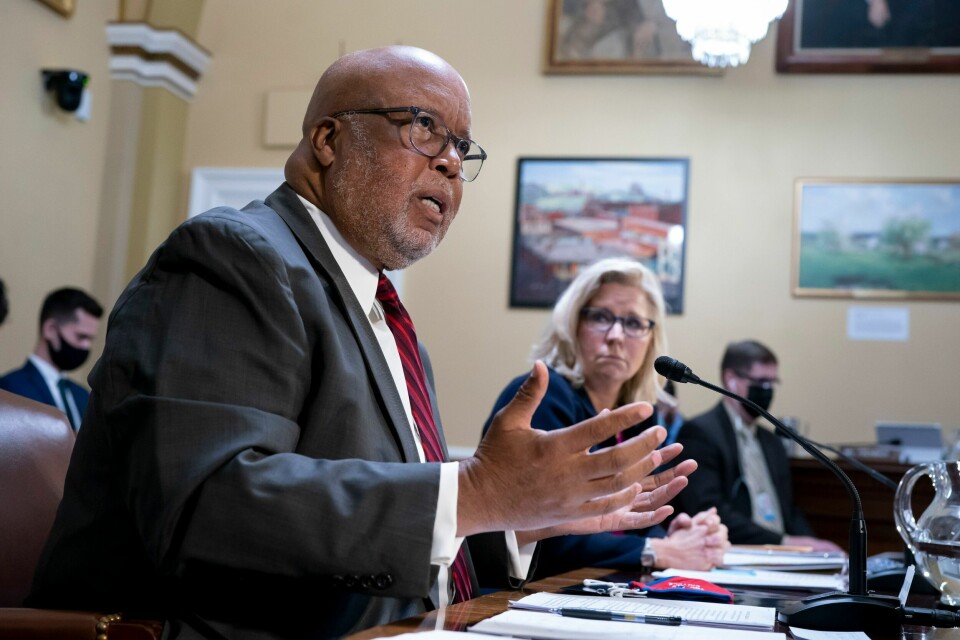 USA: Konspirasjonsteorien bak angrepet på Kongressen 6. januar 2021 er fortsatt en trussel mot USAs demokrati, ifølge Bennie Thompsen, som leder granskningskomiteen som har etterforsket angrepet. Konspirasjonsteorien bak angrepet på Kongressen 6. januar 2021 er fortsatt en trussel mot USAs demokrati, ifølge Bennie Thompsen, som leder granskningskomiteen som har etterforsket angrepet. Foto: J. Scott Applewhite / AP / NTB