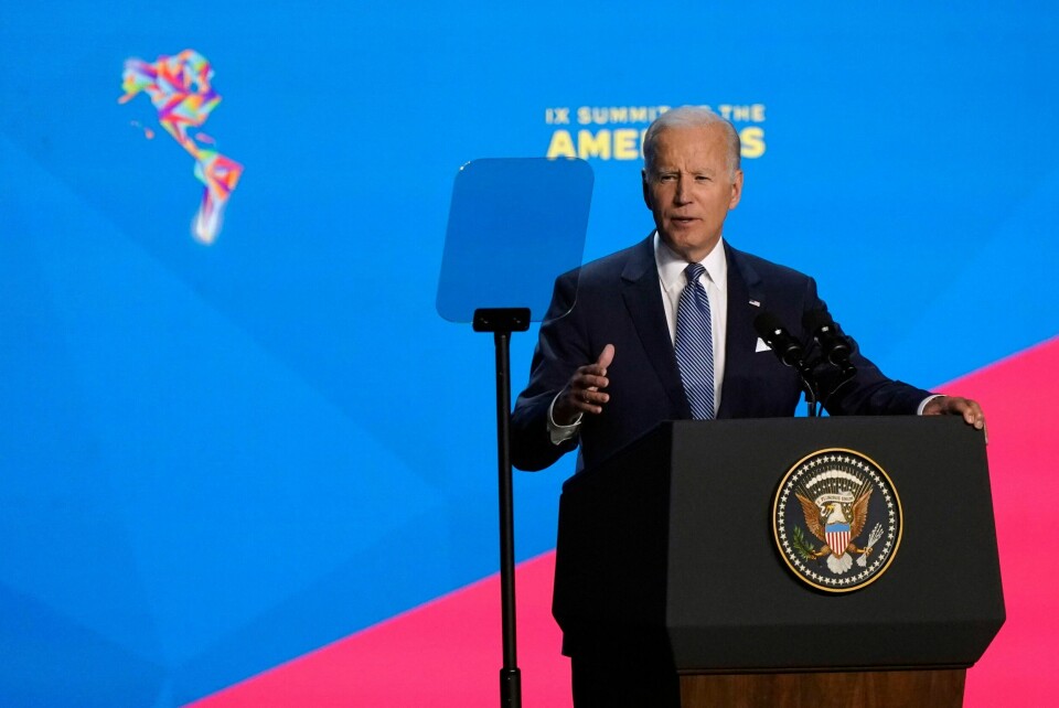 USA: President Joe Biden taler under Amerika-toppmøtet i Los Angeles. USAs president Joe Biden taler under Amerika-toppmøtet i Los Angeles. Foto: Marcio Jose Sanchez / AP / NTB