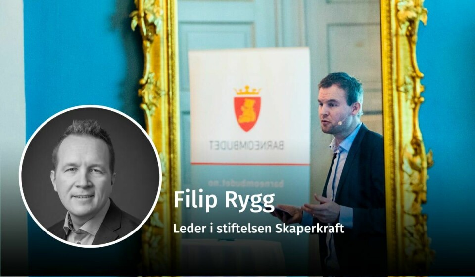 ET SPEILBILDE: «Selv om få kristen-ledere vil like å høre det, er KrF nesten alltid et speilbilde av Kristen-Norge», skriver lederen i Skaperkraft. Nå oppfordrer han kristne til å bli mer politisk aktive. ET SPEILBILDE: «Selv om få kristen-ledere vil like å høre det, er KrF nesten alltid et speilbilde av Kristen-Norge», skriver lederen i Skaperkraft. Nå oppfordrer han kristne til å bli mer politisk aktive.