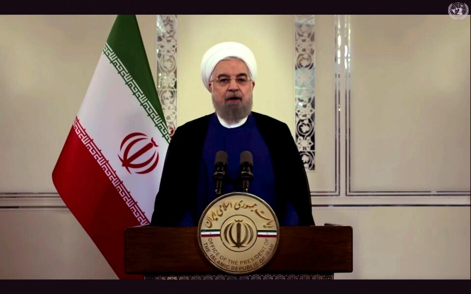Irans president Hassan Rouhani advarer mot å fornærme profeten Muhammed med karikaturtegninger av ham. Foto: UNTV via AP/NTB