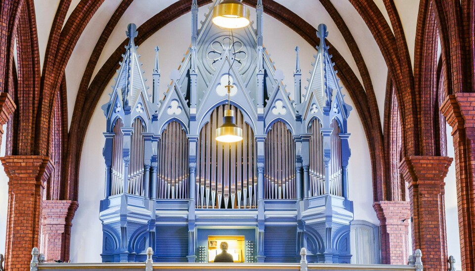 – Popmusikk er stort sett det eneste folk vil ha på sine store dager, og meg bekjent er denne sjangeren fremdeles ikke en del av pensum på norske kirke-
musikkutdannelser.