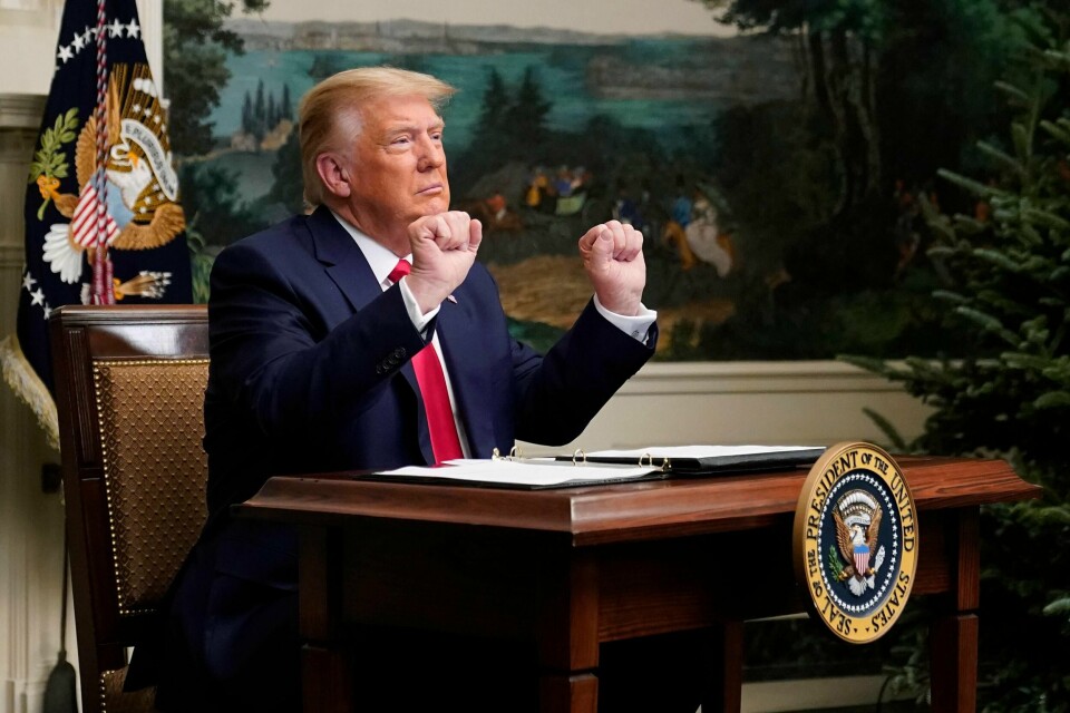 Trump sier han vil forlate Det hvite hus om Bidens seier blir offisiell. Likevel fortsetter presidenten å så tvil om resultatet.