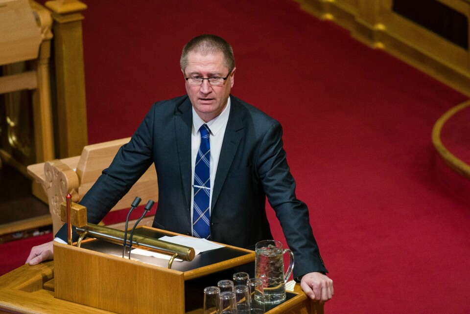 ØNSKER LØFT: Geir Jørgen Bekkevold (KrF), leder for helse- og omsorgskomiteen på Stortinget mener pårørende trenger bedre ordninger som gjør at de ikke ender opp med helseplager selv.