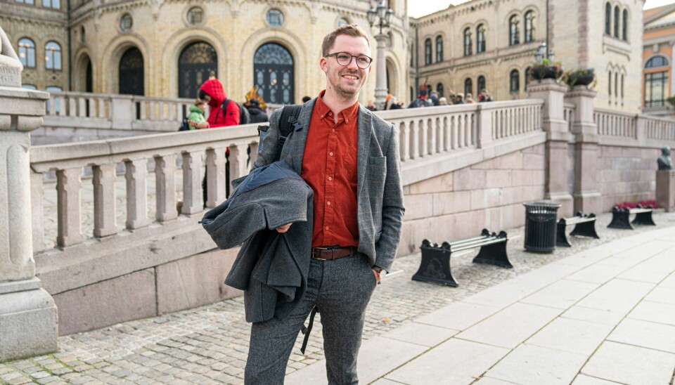 PÅ LEIT: – Då eg skreiv denne teksten undersøkte eg litt på toppen av listene i mitt nye heimfylke Vestland, og måtte leite med lys og lupe etter andre bakgrunnar enn all slags høgskular og universitet, skriv Emil André Erstad.