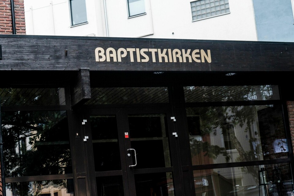 Når noen kjører så hardt på at vi må holde sammen, begynner mange av oss å føle på klaustrofobi. Vi i Veien videre synes ikke det er noen løsning å gå for det vi opplever som kompromiss med bibelen i samlivsspørsmål, skriver innleggsforfatterne.