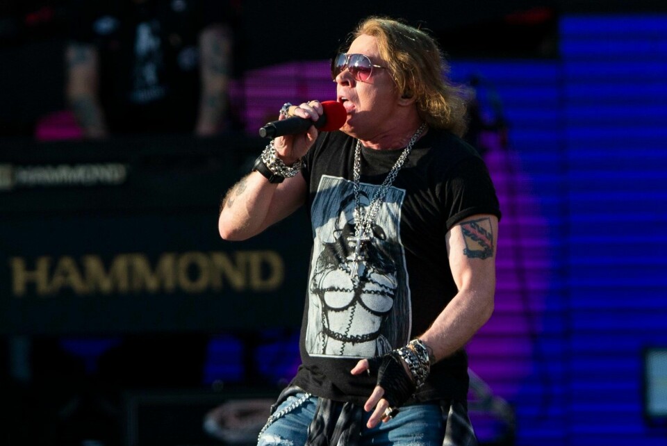 Axl Rose, kjent som vokalist i Guns N' Roses, er anklaget for seksuelle overgrep mot en kvinne i 1989. Arkivfoto: Fredrik Hagen / NTB Axl Rose, kjent som vokalist i Guns N' Roses, er anklaget for seksuelle overgrep mot en kvinne i 1989. Arkivfoto: Fredrik Hagen / NTB